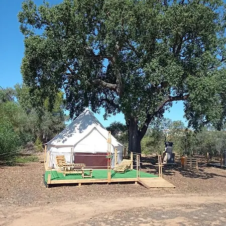 Glamping Αλμπουφέιρα
